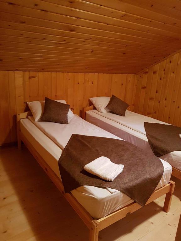 Cabana Sarmis Costesti Buitenkant foto
