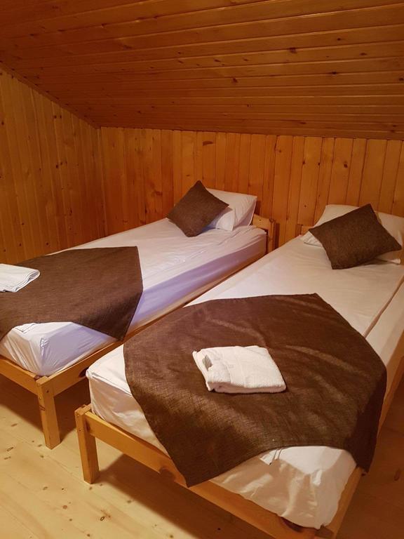 Cabana Sarmis Costesti Buitenkant foto