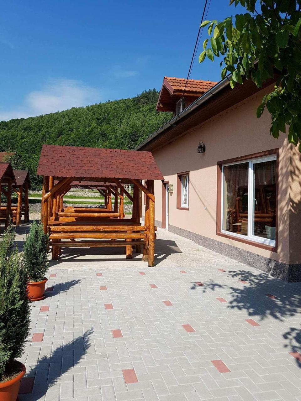 Cabana Sarmis Costesti Buitenkant foto