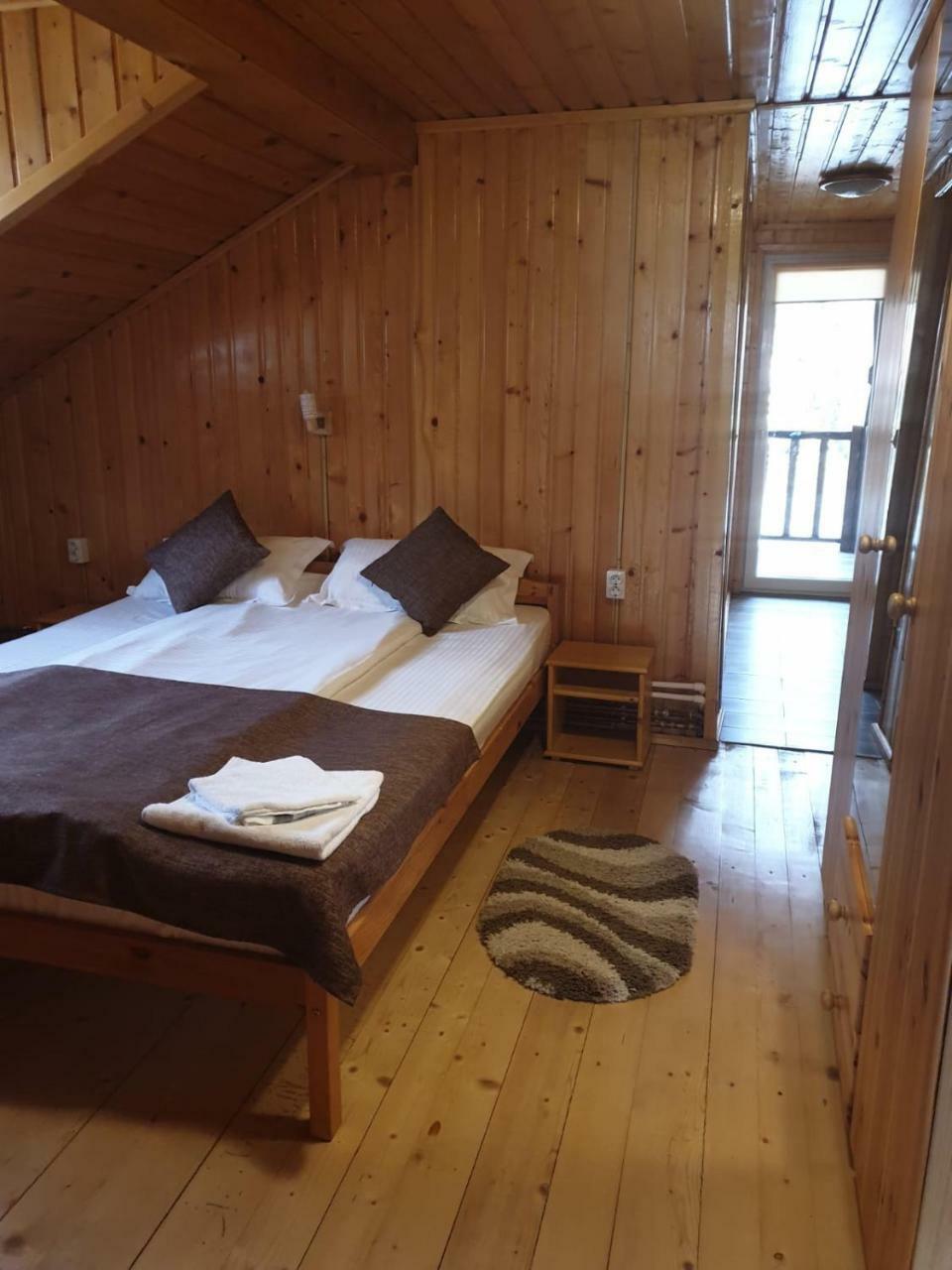 Cabana Sarmis Costesti Buitenkant foto