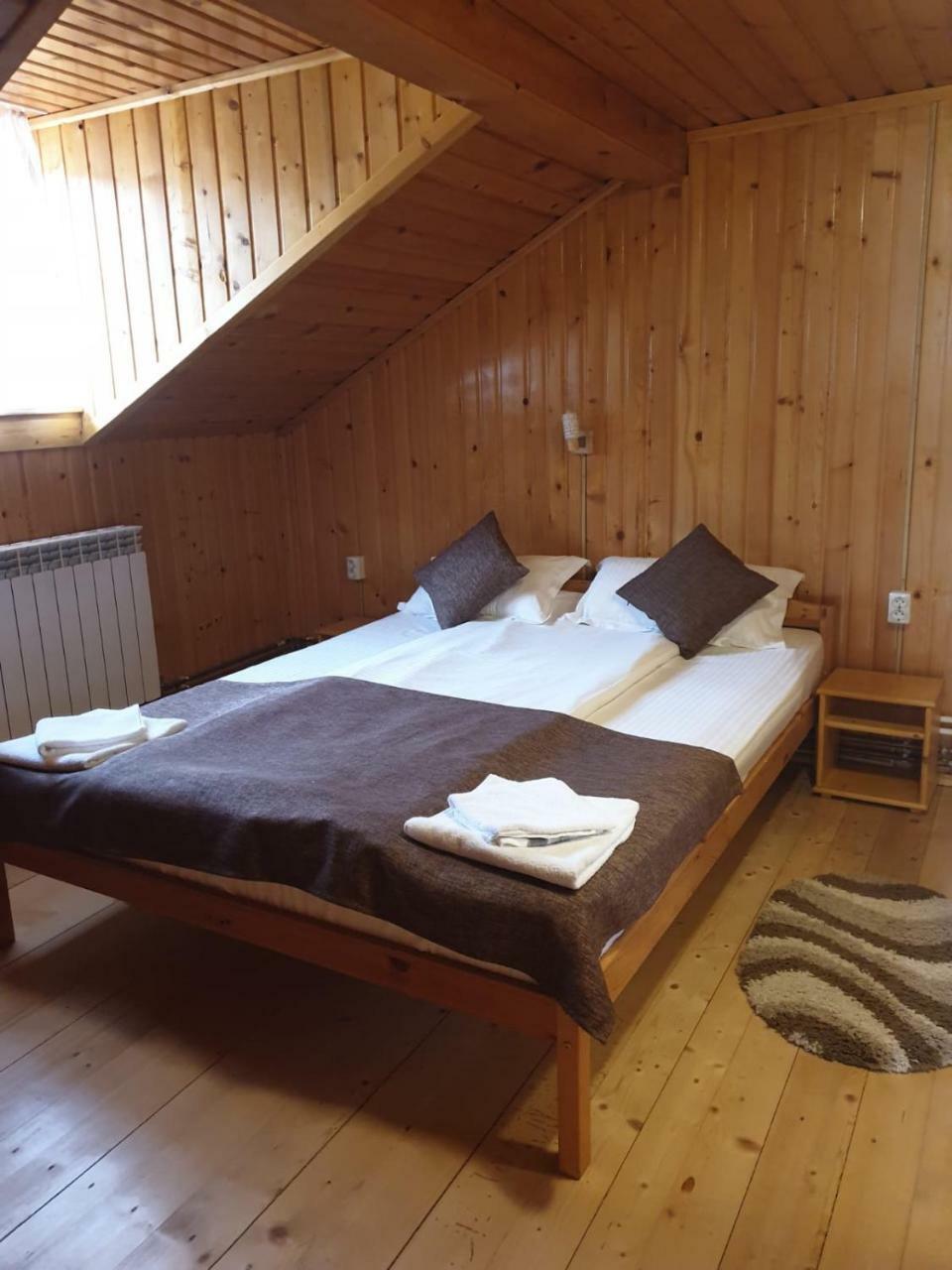 Cabana Sarmis Costesti Buitenkant foto