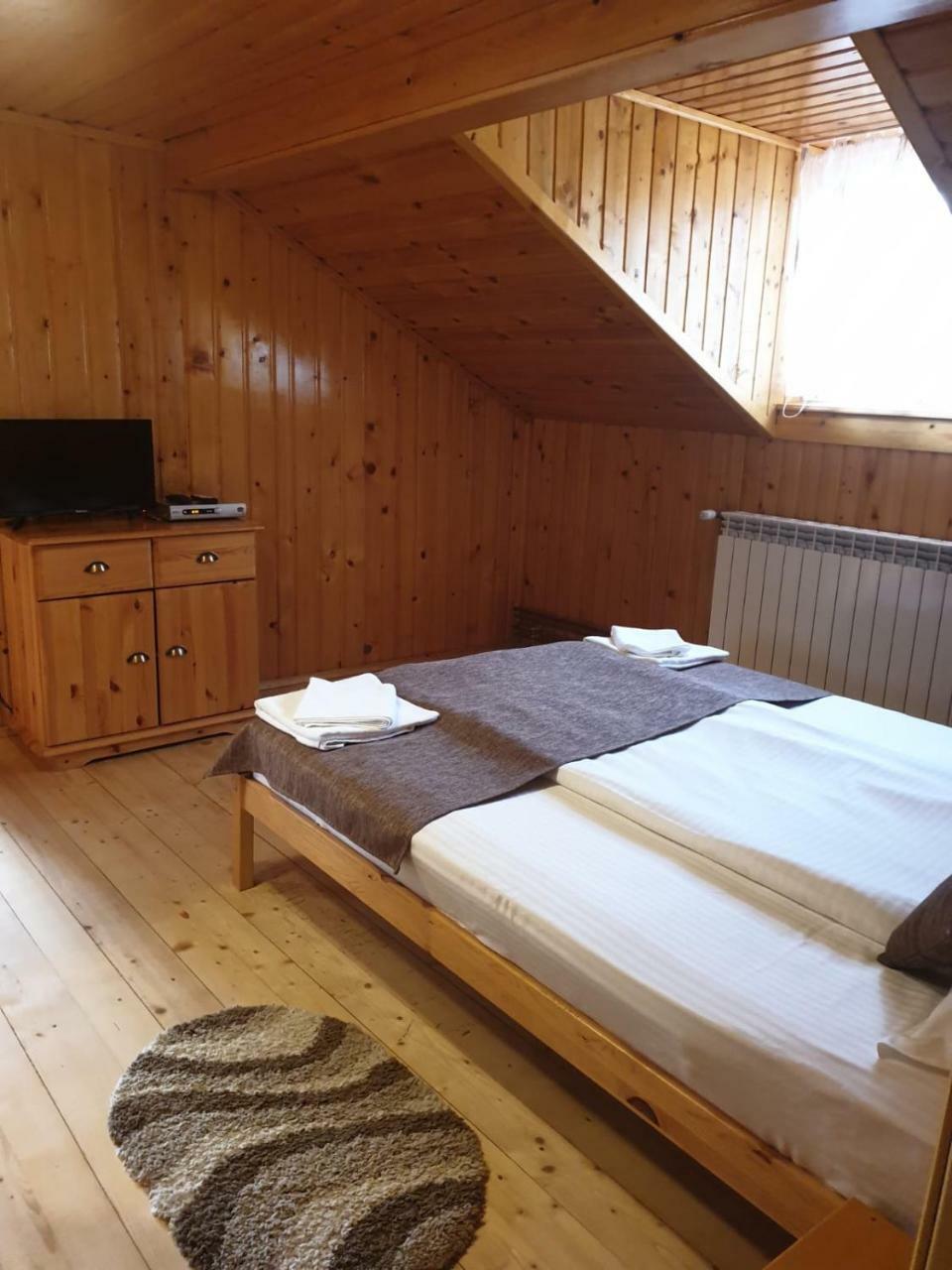 Cabana Sarmis Costesti Buitenkant foto