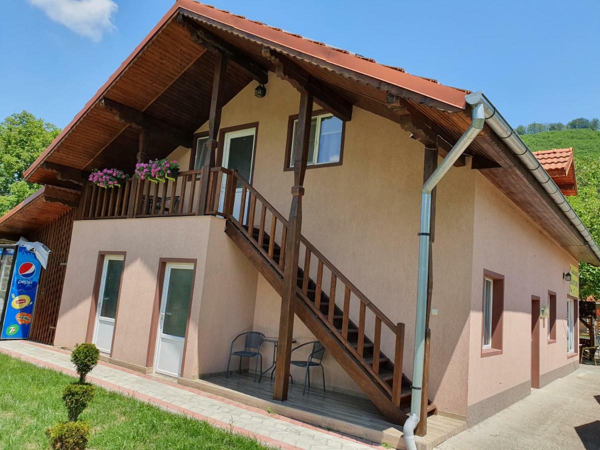 Cabana Sarmis Costesti Buitenkant foto
